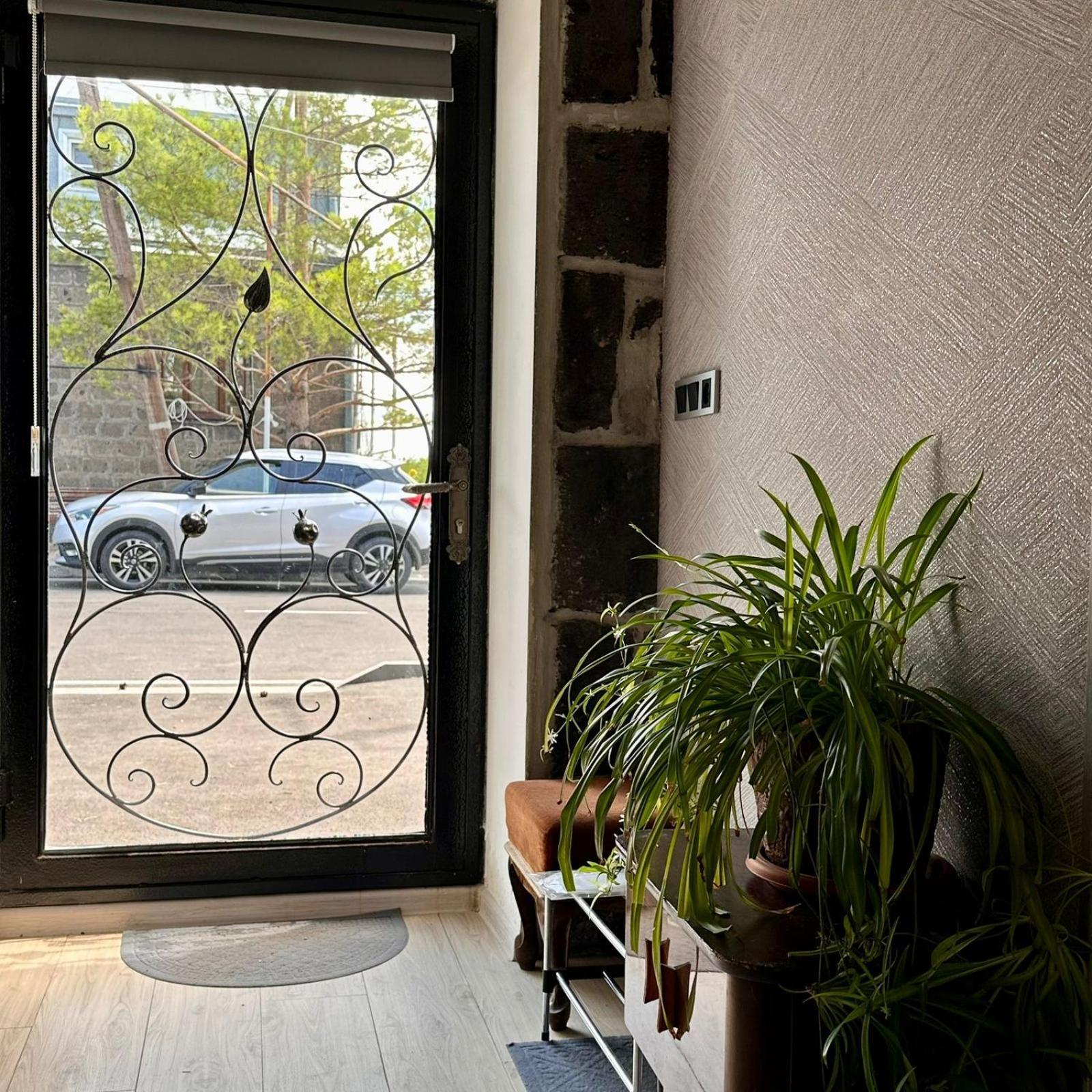 Апартаменты Eco House Гюмри Экстерьер фото